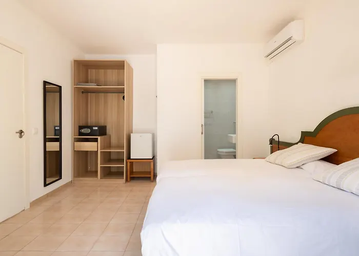 Flor Amistad Πανσιόν *